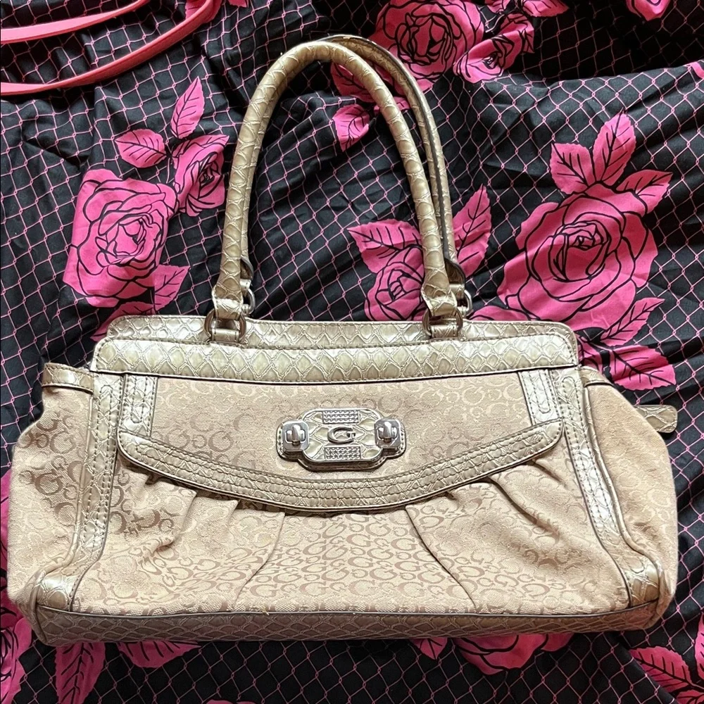 Guess beige purse - Picture 2 of 3